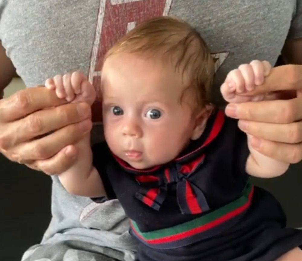 Enrique Iglesias Dances With 2-Month-Old Daughter In Adorable Instagram Clip - etcanada.com