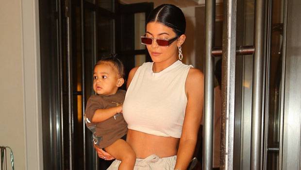 Kylie Jenner Styles Stormi’s Hair In An Adorable High Pony Her Daughter Doesn’t Even Flinch – Watch - hollywoodlife.com
