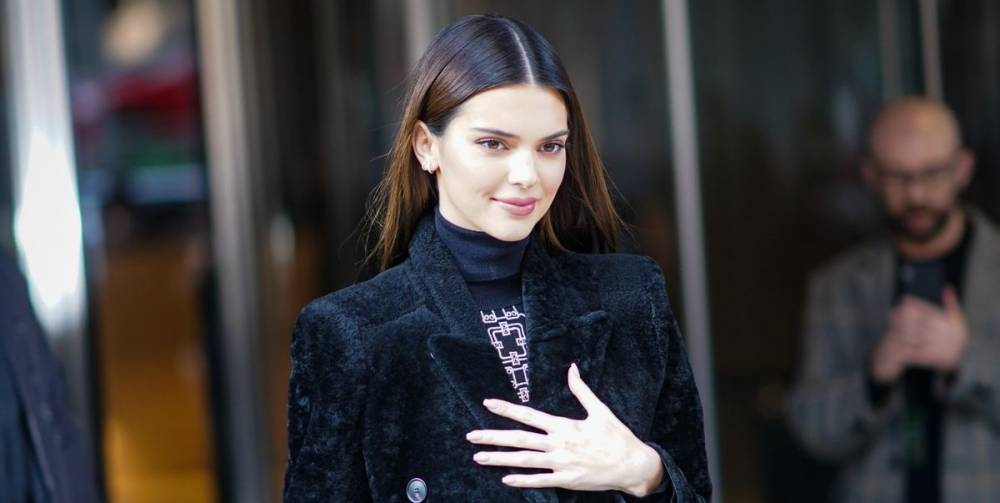 Kendall Jenner Says She's Spending Her Quarantine Staying Off Screens, Tie-Dyeing, and Painting - www.elle.com