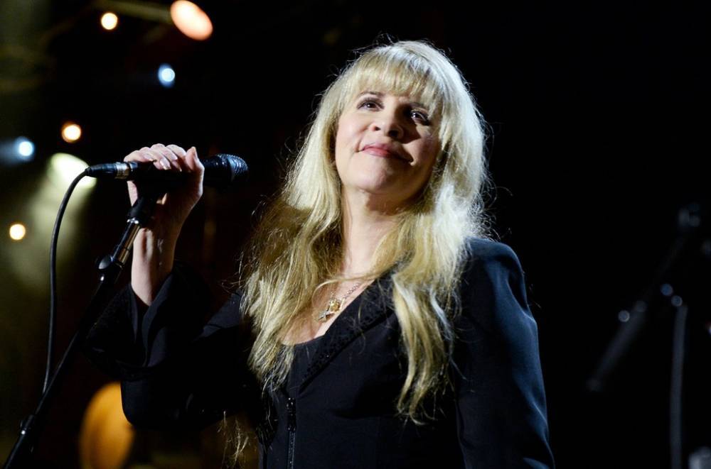 Stevie Nicks Finally Spots Her White-Winged Dove in the Wild - www.billboard.com - Arizona