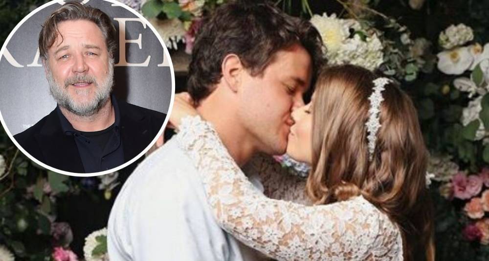 Russell Crowe's surprising wedding gift to his 'family' Bindi Irwin and Chandler - www.newidea.com.au