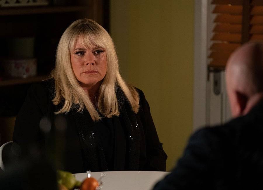 Eastenders drops huge hint that Sharon could be next landlady of Queen Vic - evoke.ie - county Mitchell