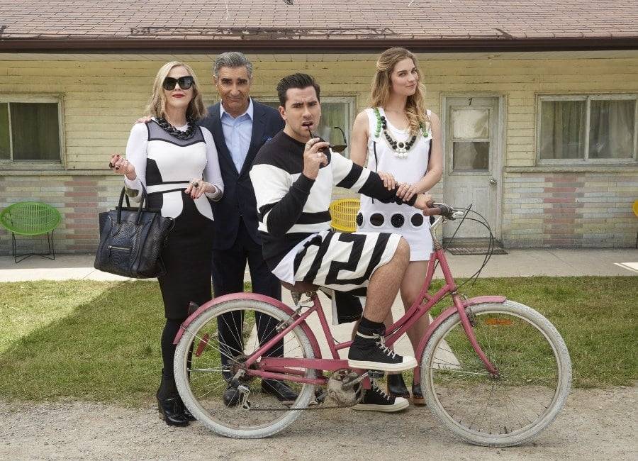Schitt’s Creek cast say emotional goodbye to the series as finale airs - evoke.ie