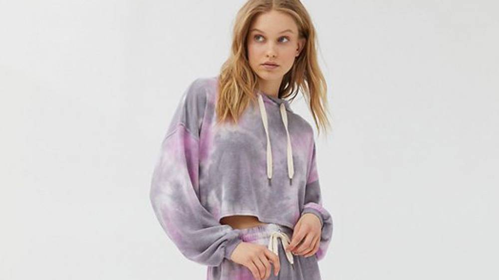 Best Sweatsuit Sets to Keep You Cozy and Chic Inside - www.etonline.com