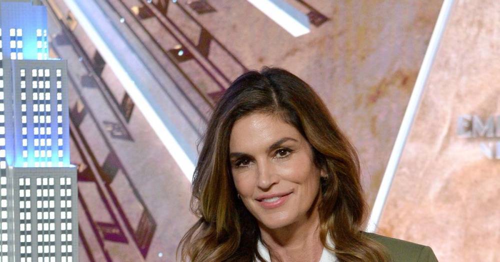 Cindy Crawford used to hate her iconic beauty mark - www.wonderwall.com
