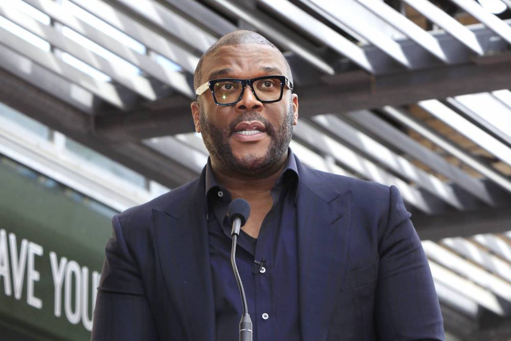 Tyler Perry Covers Grocery Bill For Elderly At 73 Stores - etcanada.com - Atlanta
