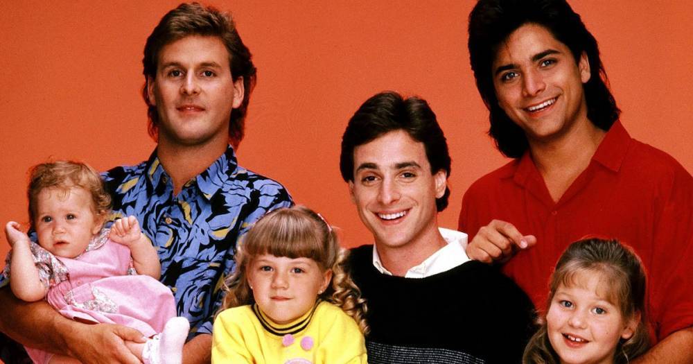 ‘Full House’ Cast Gives Show Opening a Quirky Quarantine-Inspired Update With Reshoot - www.usmagazine.com