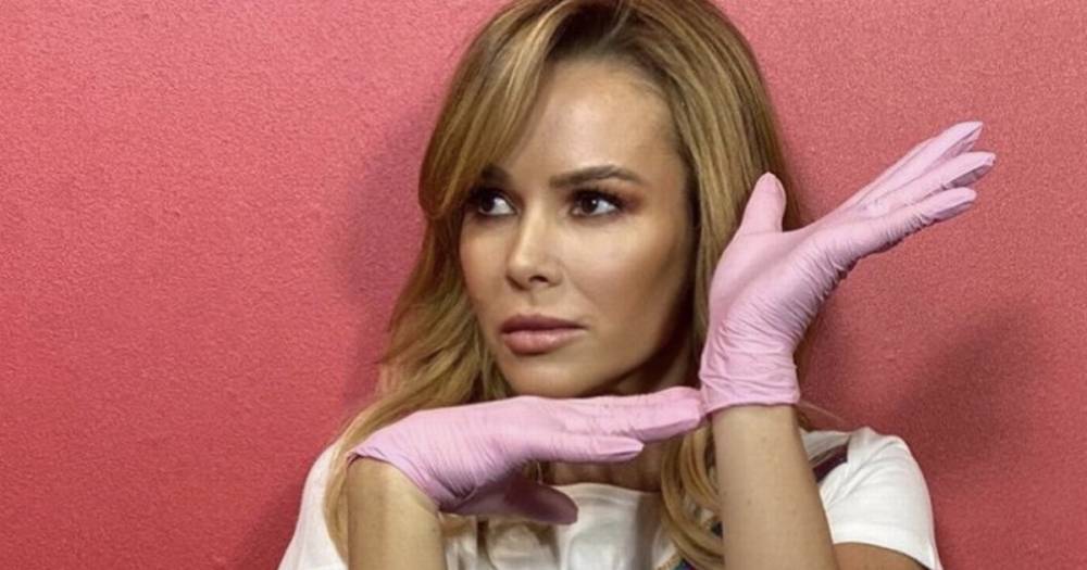 Amanda Holden dyes eight year old daughter's hair pink as they self-isolate amid coronavirus - www.ok.co.uk