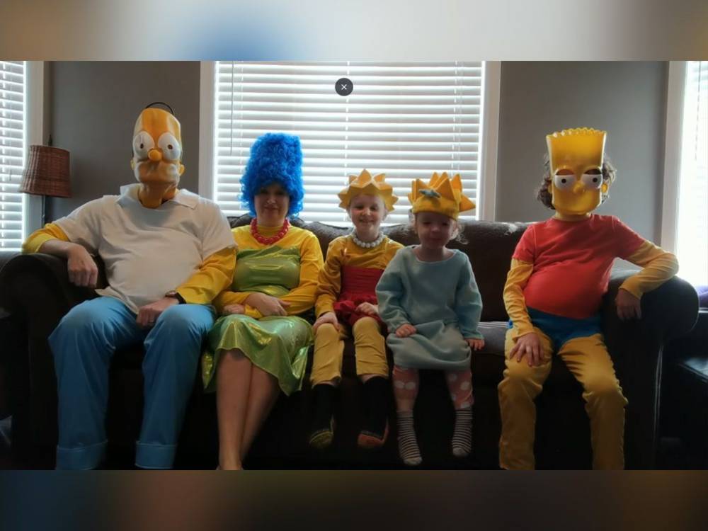 Self-Isolating Ontario Family Recreates Entire ‘Simpsons’ Opening At Home - etcanada.com - county Durham