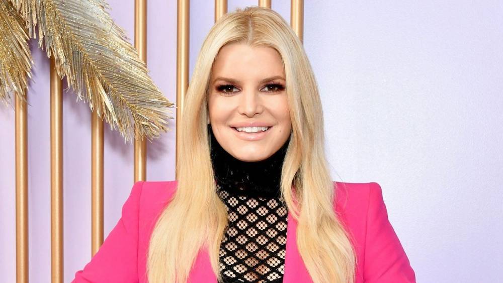 Jessica Simpson Recreates Her 'Housewife of the Year' 'Rolling Stone' Cover - www.etonline.com