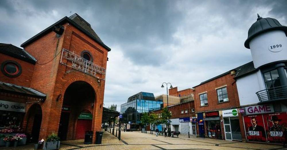 Oldham council gives out more than £5m to help local businesses stay afloat - www.manchestereveningnews.co.uk - county Oldham