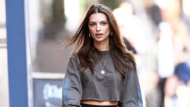 Emily Ratajkowski Breaks NYC’s ‘Refrain From Travel’ Suggestion Catches A Flight At JFK – Pic - hollywoodlife.com - New York - New Jersey - state Connecticut