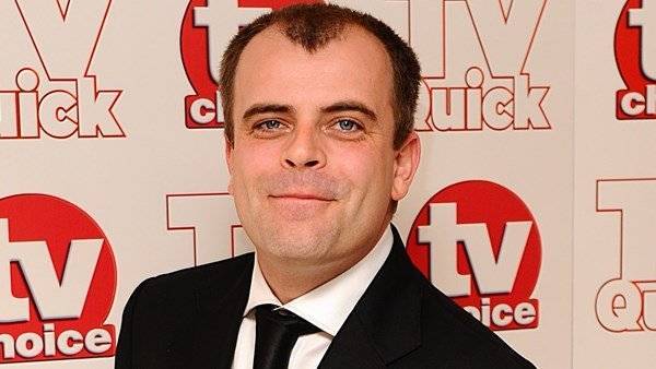 Coronation Street star Simon Gregson recovering after ‘awful’ coronavirus - www.breakingnews.ie - city Holby