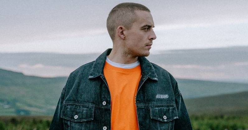 Dermot Kennedy returns to Official Irish Albums Chart top spot with Without Fear - www.officialcharts.com - Ireland