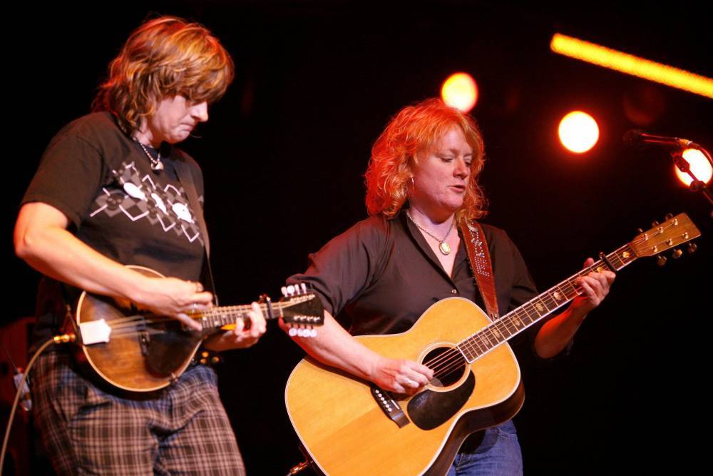The Indigo Girls Bring A Queer Perspective With Their New Song ‘Country Radio’ - etcanada.com - Nashville