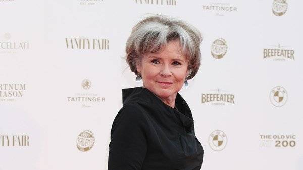 Imelda Staunton: I’ll have to get Olivia Colman out of my head to play the Queen - www.breakingnews.ie