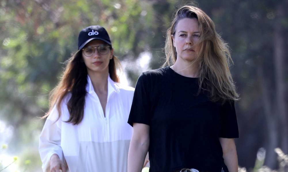 Alicia Silverstone Goes On a Socially Distanced Hike with Westworld's Angela Sarafyan - www.justjared.com - Los Angeles