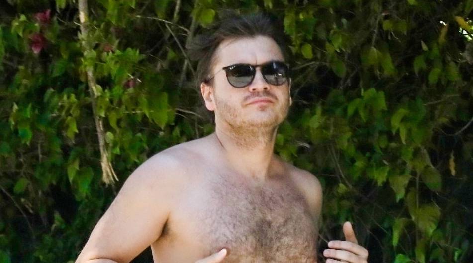 Emile Hirsch Goes for Shirtless Jog in Beverly Hills - www.justjared.com - Beverly Hills - city Dogtown