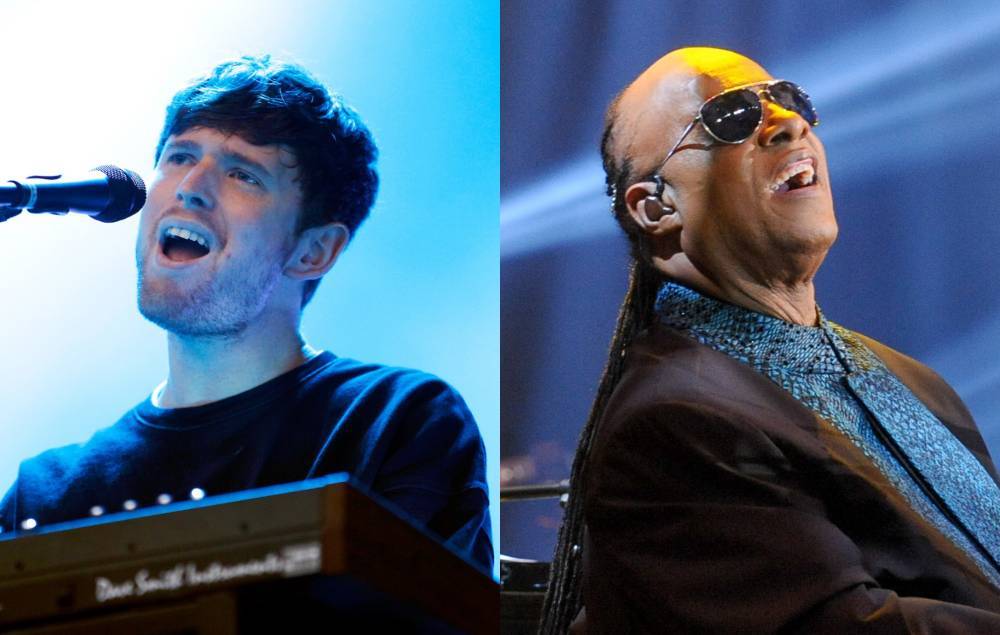 Watch James Blake cover Stevie Wonder’s ‘Never Dreamed You’d Leave in Summer’ - www.nme.com