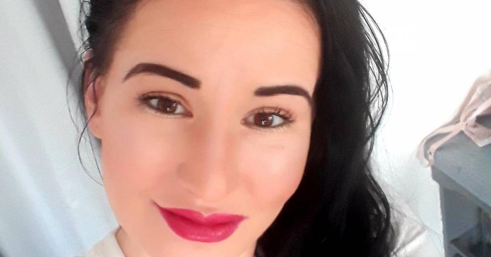 Sister's heartache after woman, 31, dies in her sleep just hours after VE Day party - www.manchestereveningnews.co.uk - county Denton