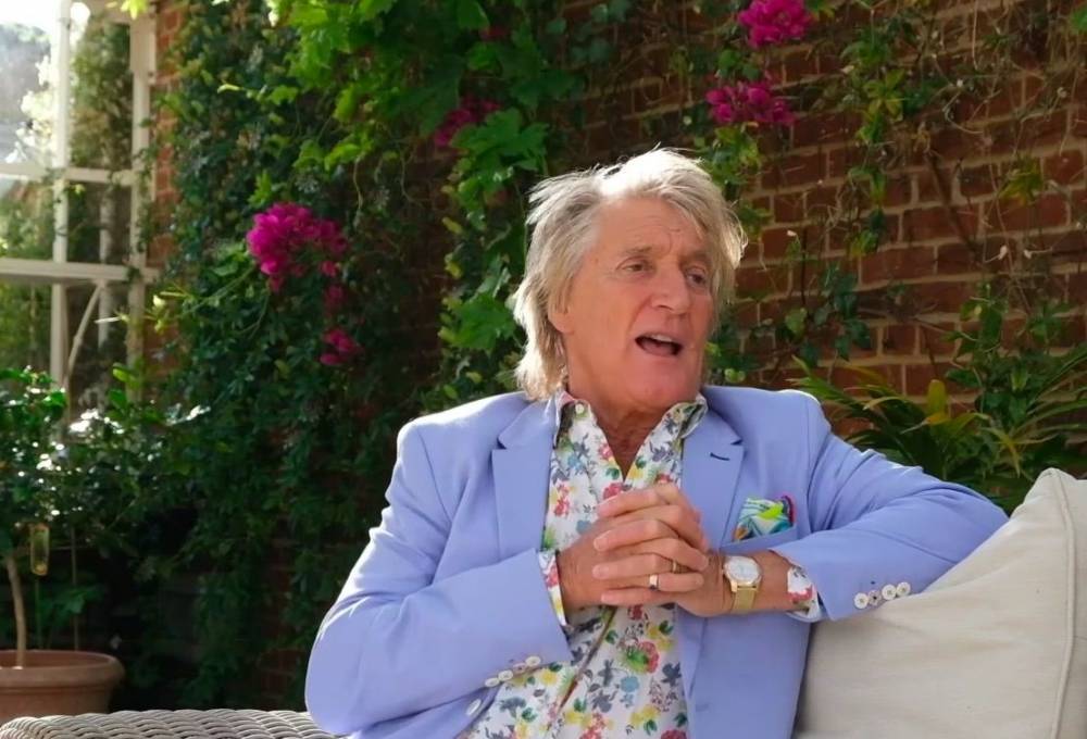 Rod Stewart Honours Moms With Mother’s Day Performance Of ‘Forever Young’ - etcanada.com