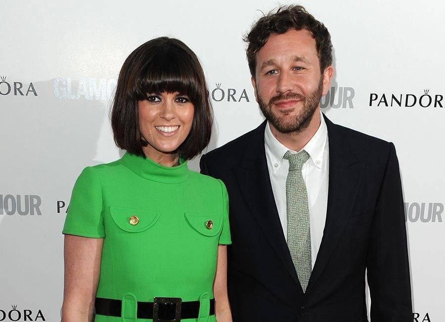 Chris O’Dowd shares first photos of his children on social media — and they’re adorable! - evoke.ie - Ireland