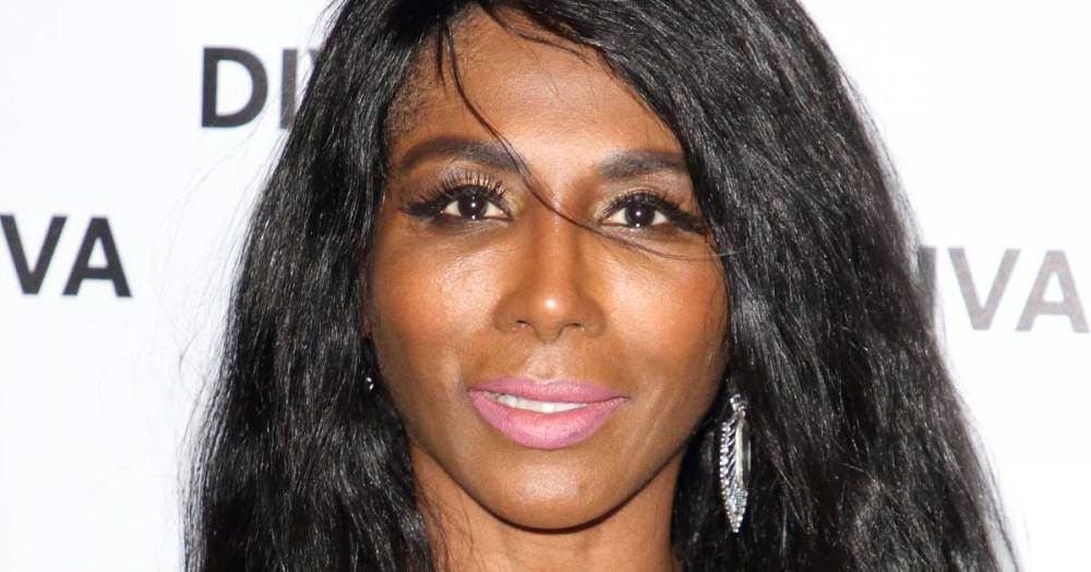 Simon Cowell's ex Sinitta claims that he will 'NEVER propose' to partner Lauren Silverman following split confusion - www.msn.com - California