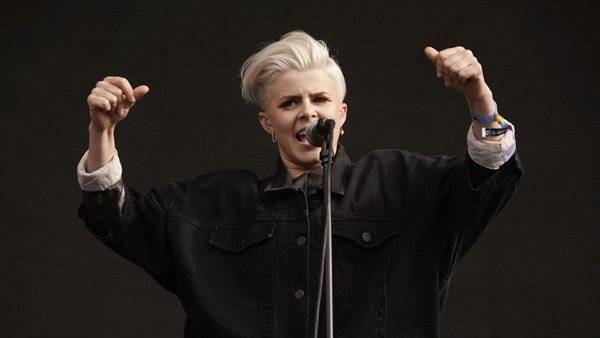 Singer Robyn on therapy: It’s a heavy thing, but it’s also really cool - www.breakingnews.ie - Sweden