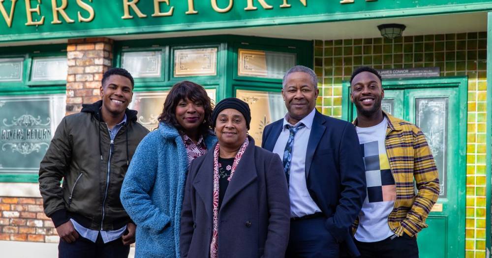 Mother of murdered teen Stephen Lawrence has worked with Coronation Street on racism story - www.manchestereveningnews.co.uk