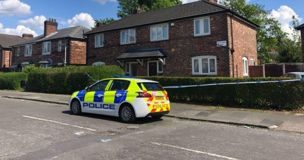 Teenager taken to hospital after being stabbed in the leg in street in south Manchester - www.manchestereveningnews.co.uk - Manchester