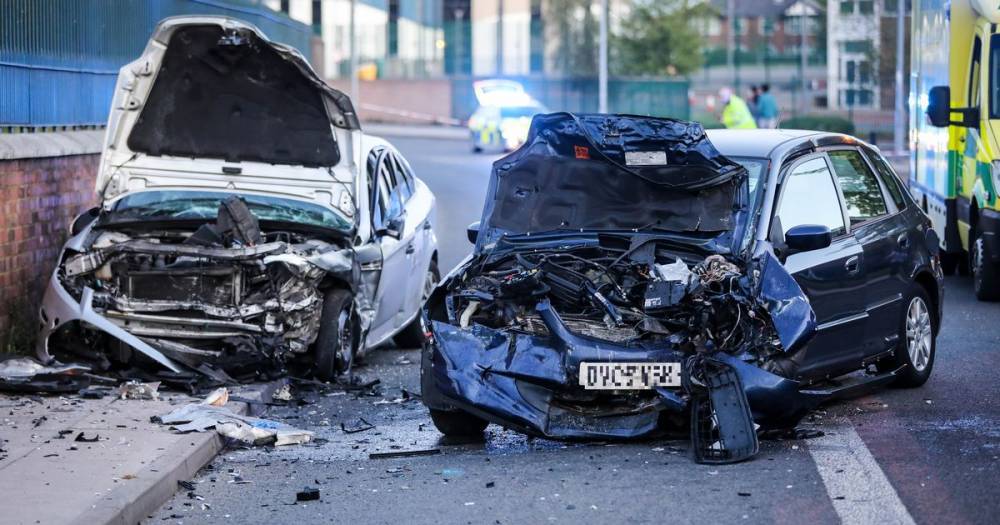 Two-car smash leaves man seriously injured in hospital - the people in the other vehicle ran away - www.manchestereveningnews.co.uk