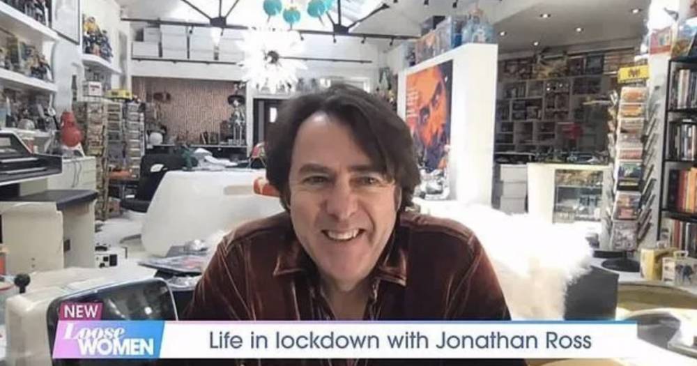 Jonathan Ross' home: Inside the star's incredible man cave as astounded viewers question whether he lives in IKEA - www.ok.co.uk