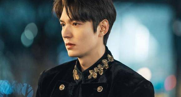 The King: Eternal Monarch staff can't stop praising Lee Min Ho; Says he's an actor with amazing passion - www.pinkvilla.com