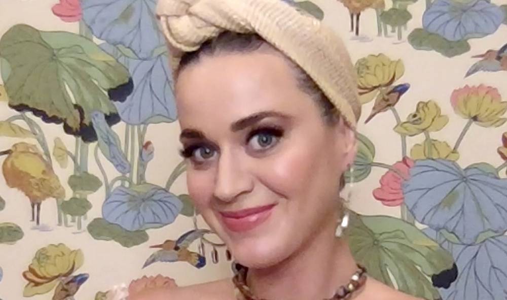 Katy Perry's Daughter Gives Her Middle Finger in Ultrasound Photo - www.justjared.com