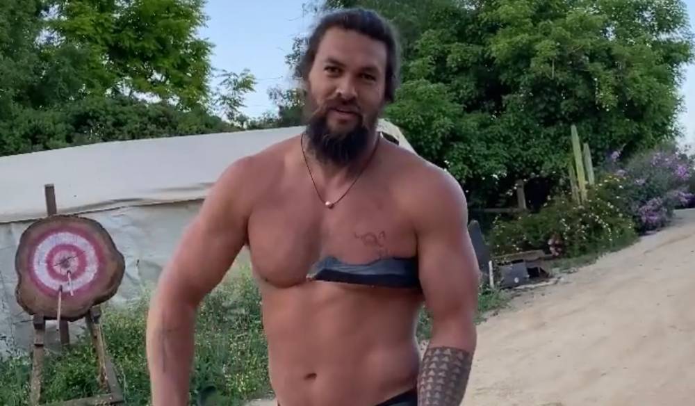 Jason Momoa Gifts Fans With This Video of Him Throwing Tomahawks While Shirtless - www.justjared.com