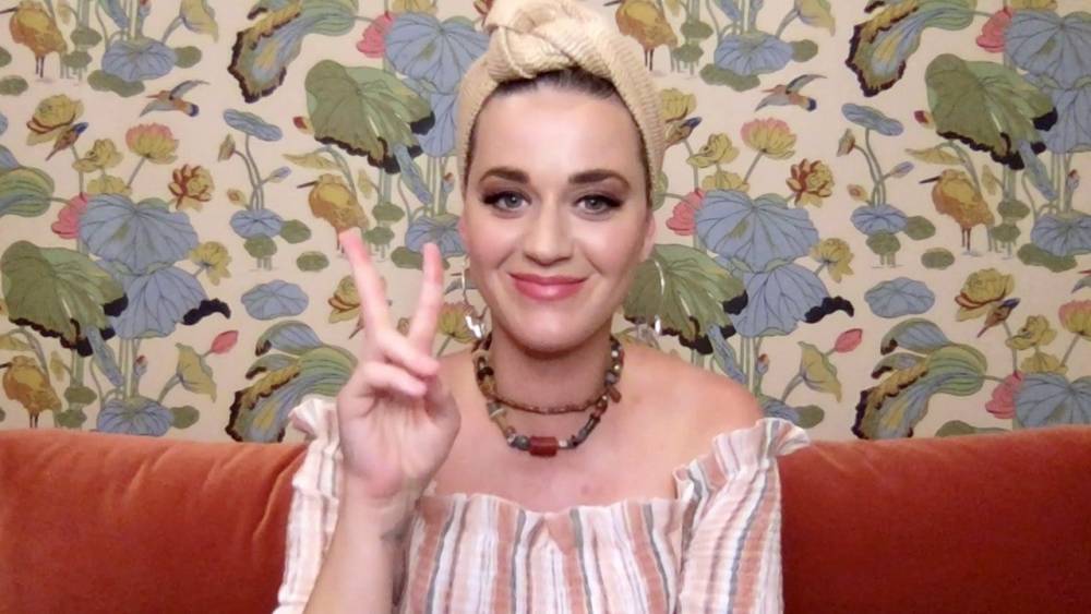 Katy Perry Shares Sonogram of Unborn Daughter Giving Her 'A Middle Finger' - www.etonline.com