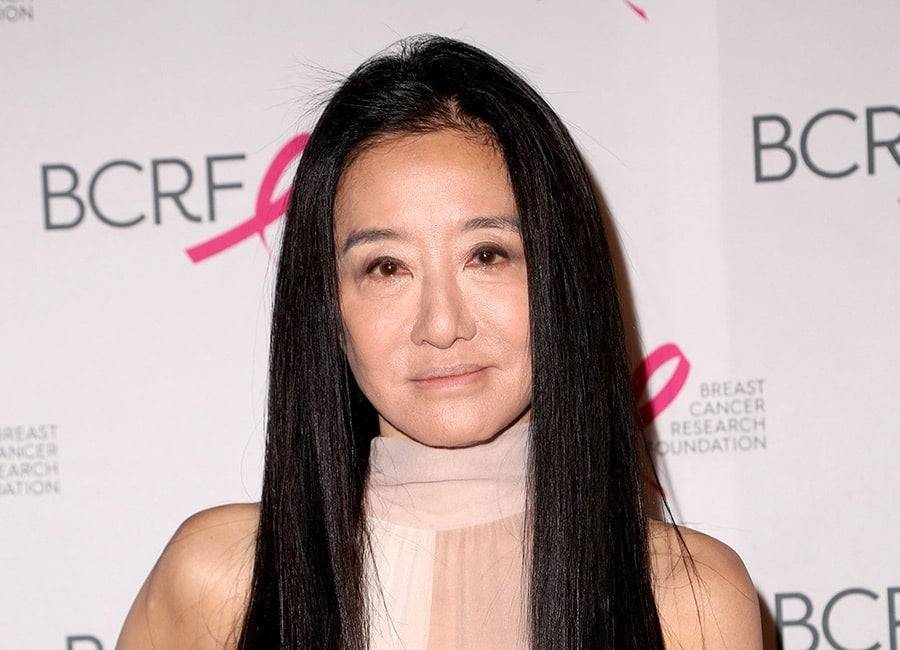 Vera Wang does home photoshoot in a bra and fans can’t believe she’s 70 - evoke.ie