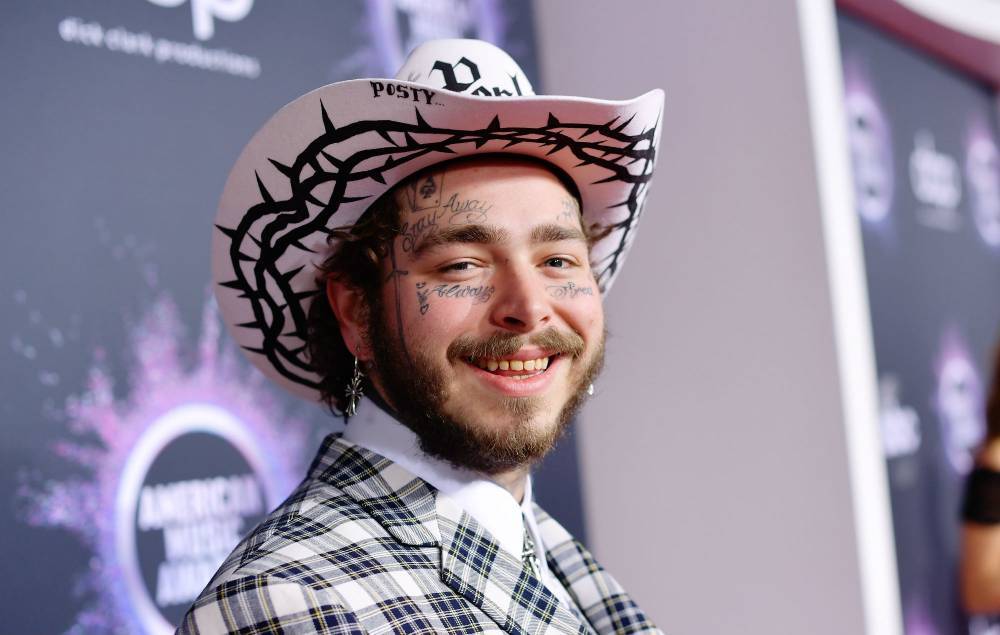 Post Malone donates 40,000 masks to frontline workers - www.nme.com - USA