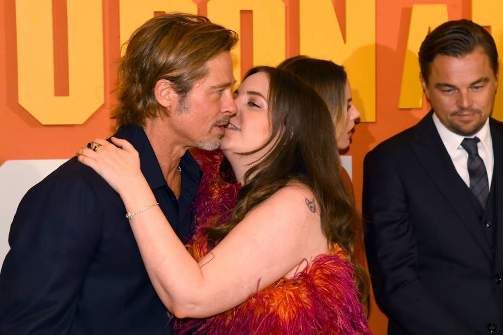 Lena Dunham Dishes On ‘Awkward’ Red Carpet Kiss With Brad Pitt - etcanada.com