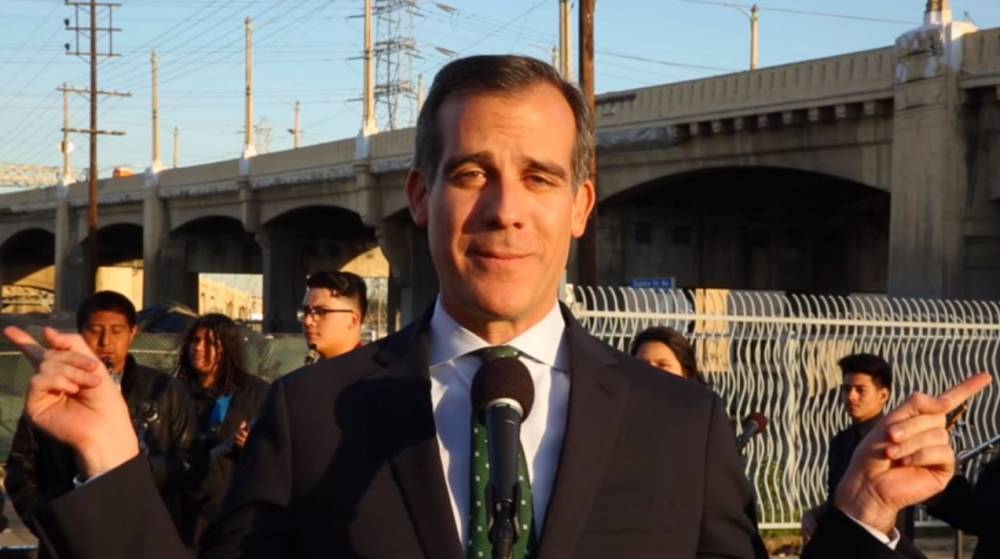 L.A. Coronavirus Update: Mayor Eric Garcetti Says All Retail Will Be Allowed To Reopen For Curbside Pickup This Week - deadline.com - Los Angeles