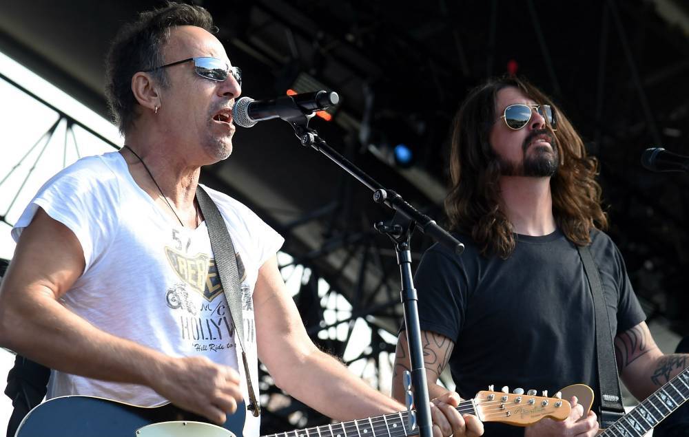 Dave Grohl shares memories of the time Bruce Springsteen attended a Foo Fighters show - www.nme.com