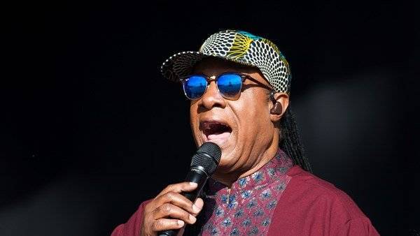 Stars pay tribute to ‘astonishing talent’ Stevie Wonder as he turns 70 - www.breakingnews.ie - USA