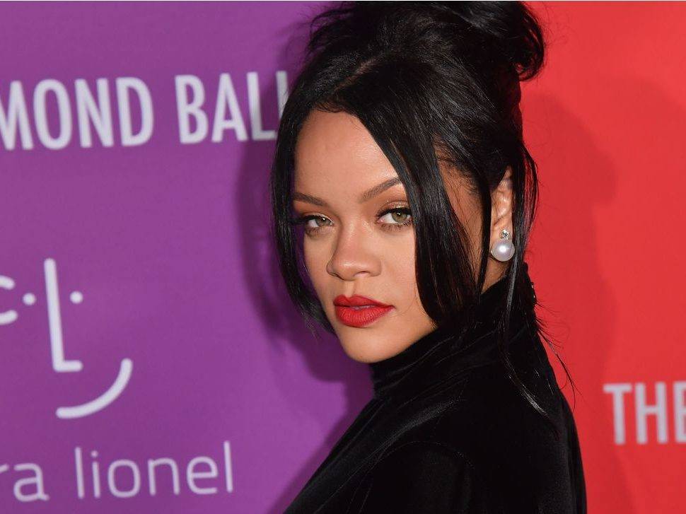 Rihanna's court battle with dad postponed - torontosun.com - London - Los Angeles
