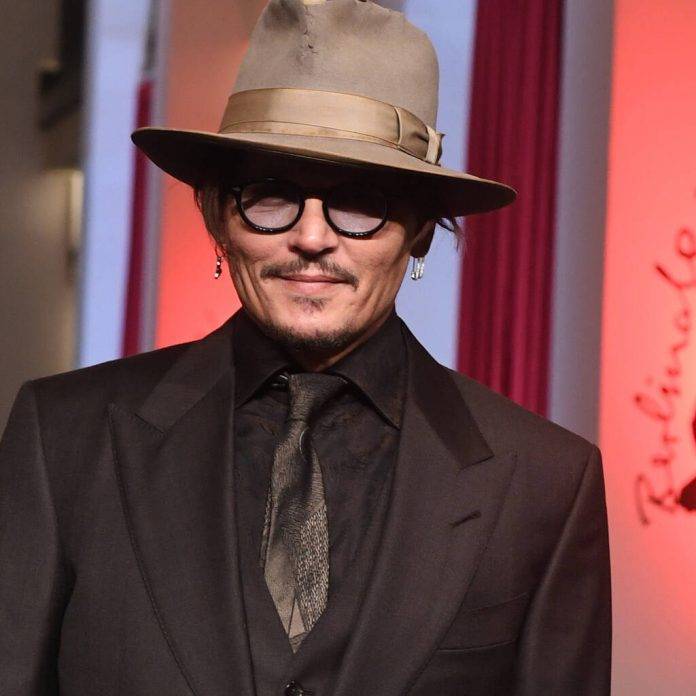 Johnny Depp hires Princess Diana’s top lawyer for phone hacking battle - www.peoplemagazine.co.za - Britain