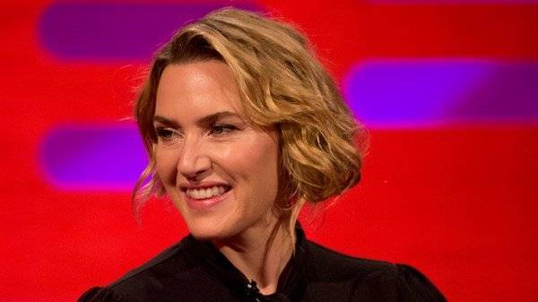 Kate Winslet and co-stars seen in Avatar sequel snap from set - www.breakingnews.ie