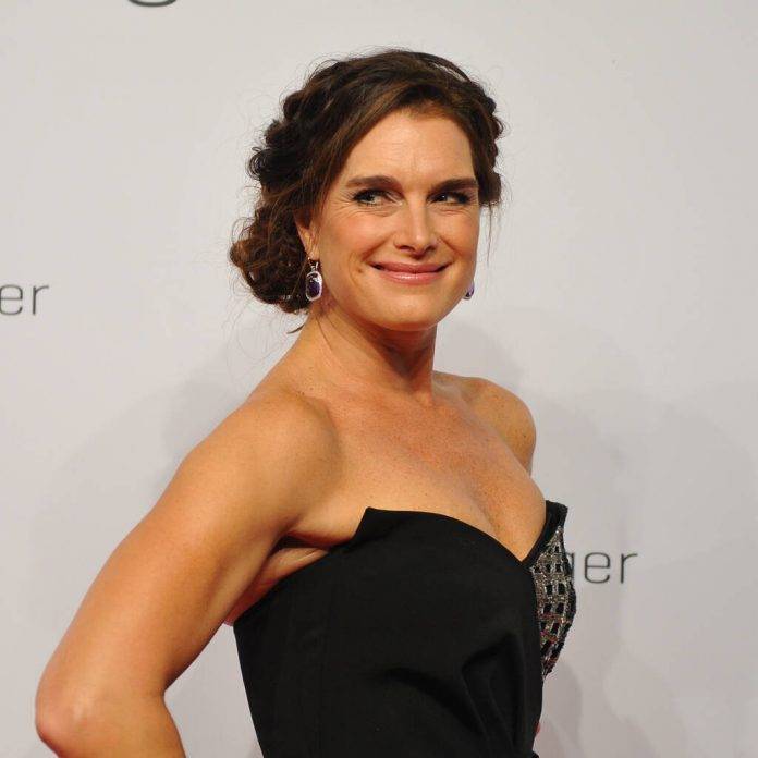 Brooke Shields takes up meditation during self-isolation - www.peoplemagazine.co.za