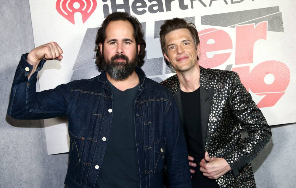Watch The Killers dedicate ‘Caution’ to “heroic” healthcare workers on ‘The Tonight Show’ - www.nme.com