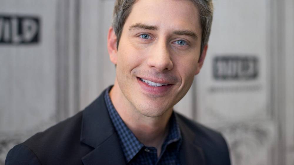 Arie Luyendyk Jr. Shows Off His Platinum Blonde Dye Job and 'It's a Vibe' - www.etonline.com