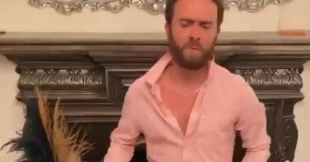 Jack P Shepherd delights fans - by dancing in his pants as he copies Tom Cruise in Risky Business - www.manchestereveningnews.co.uk