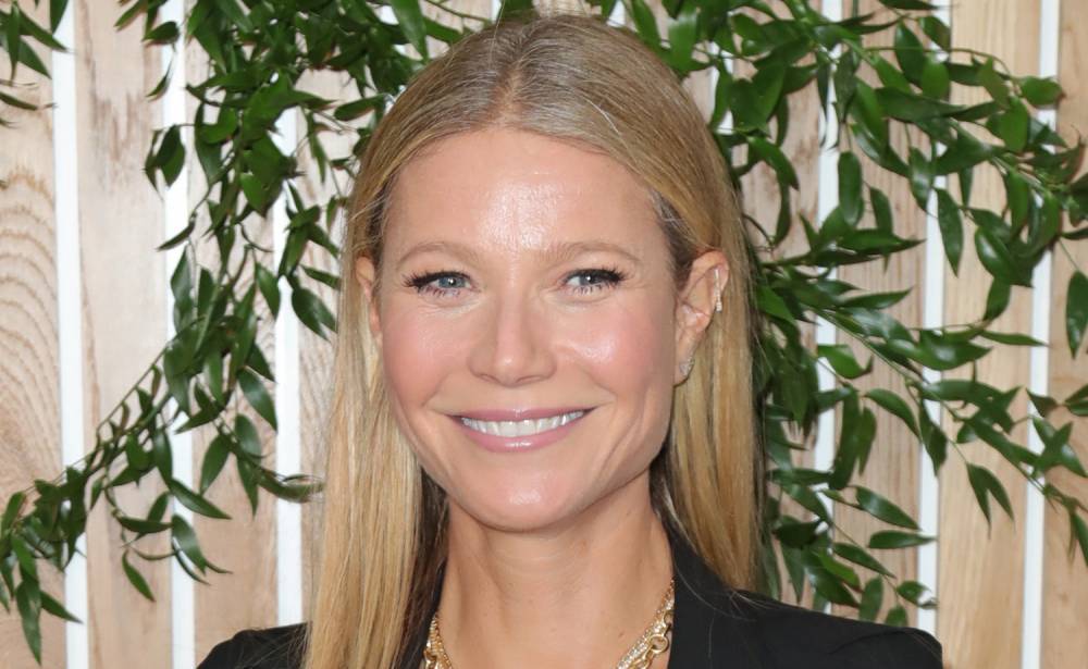 Gwyneth Paltrow Shares New Photos of Daughter Apple on Her 16th Birthday! - www.justjared.com